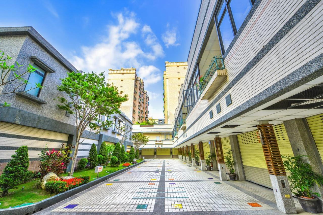 Purple Garden Motel Kaohsiung Extérieur photo