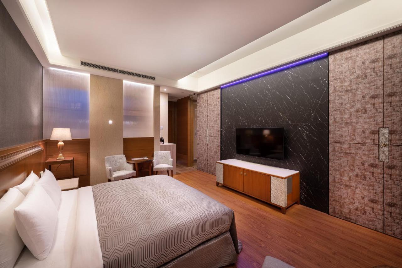 Purple Garden Motel Kaohsiung Extérieur photo