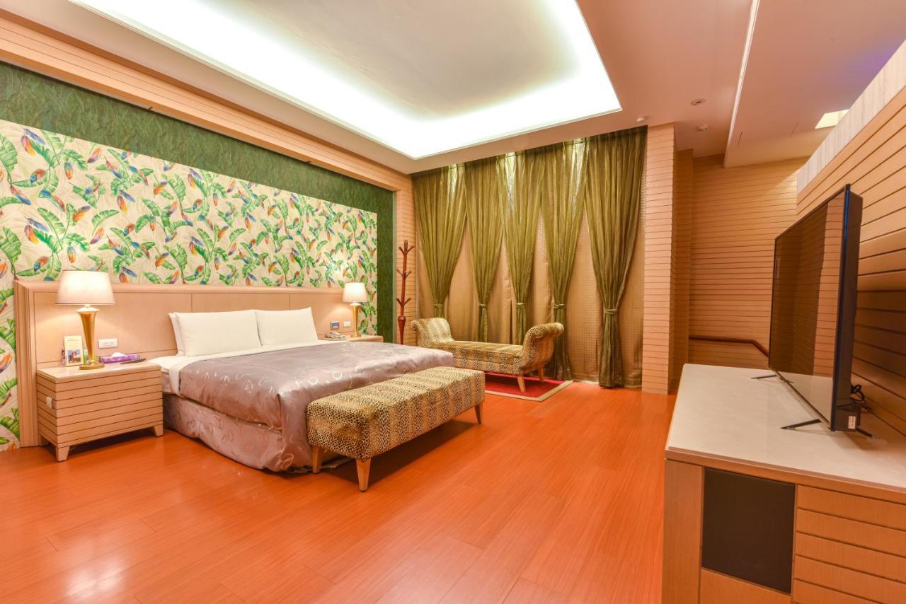 Purple Garden Motel Kaohsiung Extérieur photo