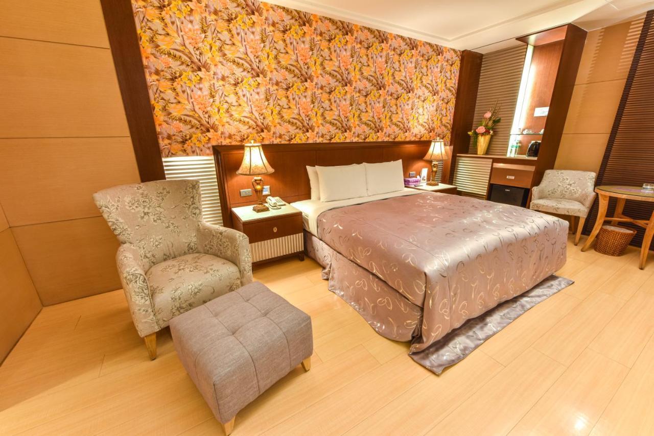 Purple Garden Motel Kaohsiung Extérieur photo