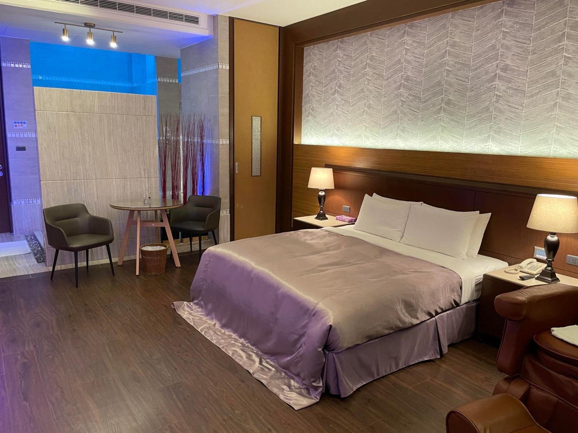 Purple Garden Motel Kaohsiung Extérieur photo